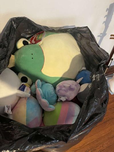 LARGE black bag filled with squishmallows - Thumbnail 2