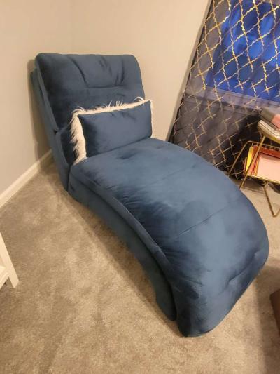 Chaise Lounge - Thumbnail 2