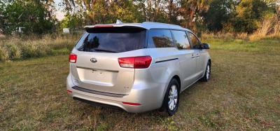 kia Sedona 2017 - Thumbnail 4