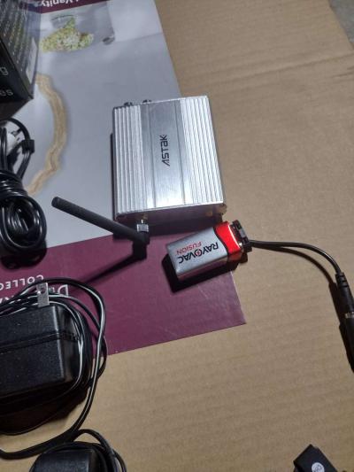 mini wireless spy cam and plug in receiver - Thumbnail 4