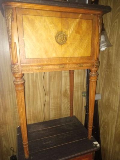 2 Antique solid wood end tables - Yucaipa, California
