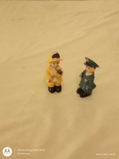 police officr and fire fighter figurines - Thumbnail 6