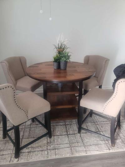 kitchen table 4 chairs - Norristown, Pennsylvania