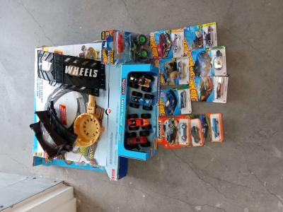 the monster trucks and ramp - Thumbnail 3