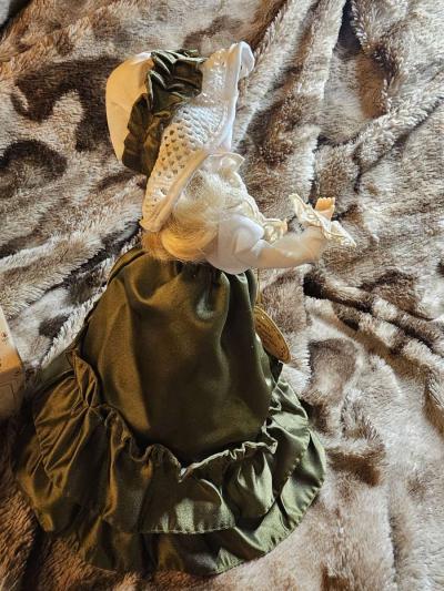 brinns musical doll - Thumbnail 3