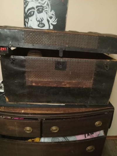 pictures dresser vase tables