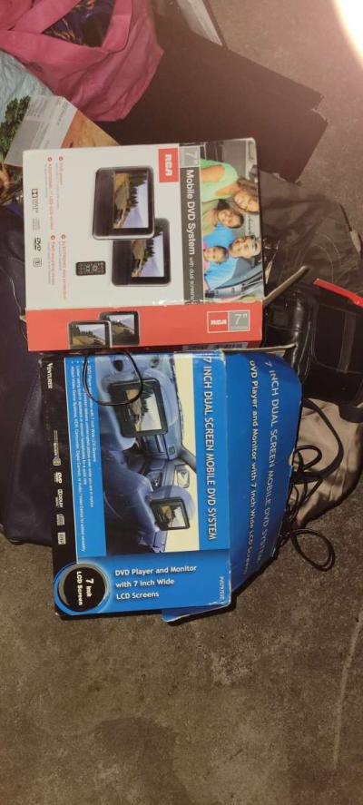 two pairs of mobile TV screens - Thumbnail 2