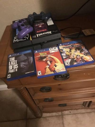 PlayStation 4 bundle - Thumbnail 2