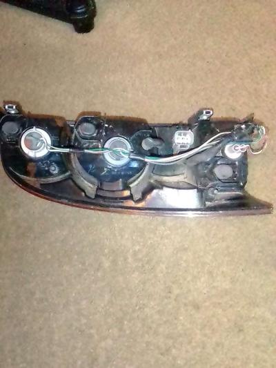 2003 Toyota 4Runner Right rear tail light - Thumbnail 2