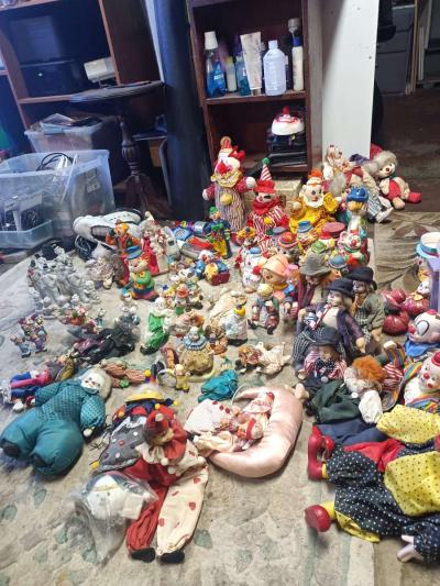 vintage porcelain clowns - Thumbnail 3