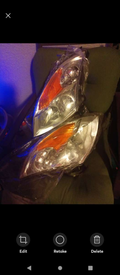 Nissan Altima sedan headlights