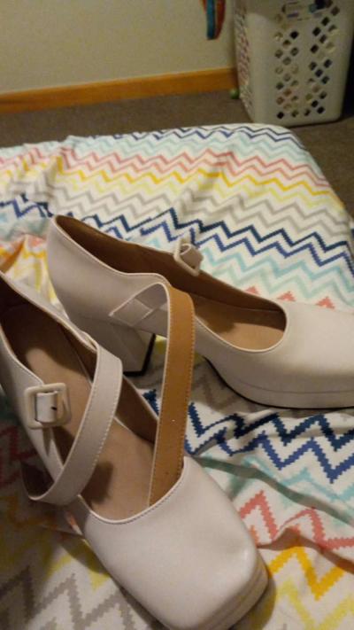 white high heels - Thumbnail 2