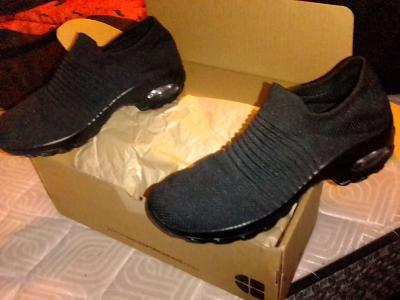 brand New womans  black slip on shoes size 9 - Thumbnail 3