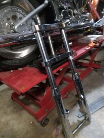 wide gluid front end brand new fits most Harley Davidson - Thumbnail 2