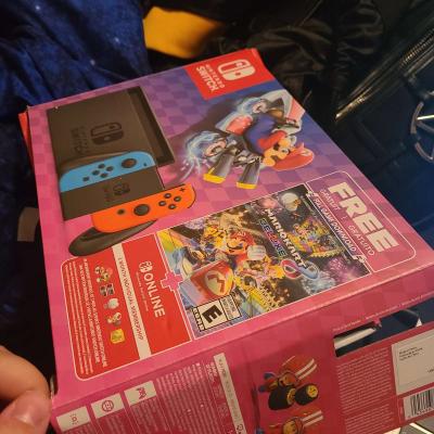 nintendo switch bundle AVAILABLE FOR PICKUP AND UPFRONT CASH - Thumbnail 6
