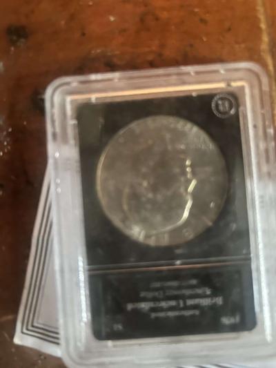 Authentic Uncirculated Eisenhower Dollar - Thumbnail 6