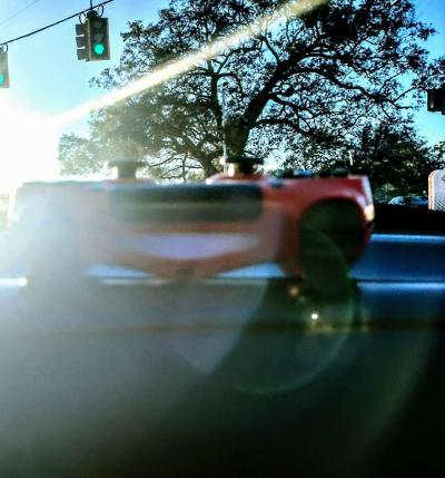 ALMOST BRAND NEW  VERY LIGHTLY USED   RED PS4 CONTROLLER - Thumbnail 3