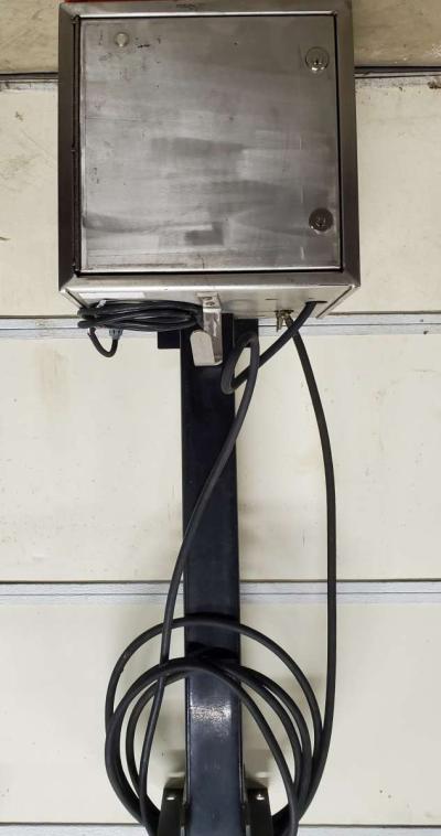 2 Air Compressors With Electrical Cords Cut - Thumbnail 2