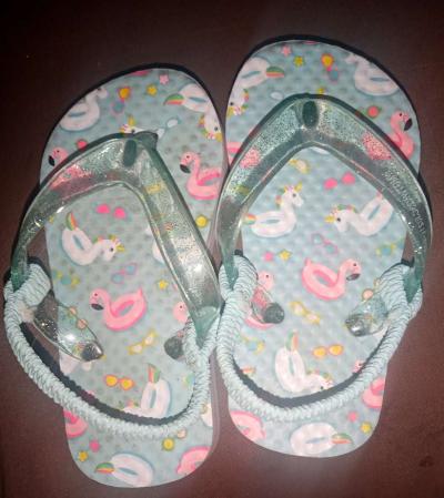 TODDLER FLIP FLOPS NEVER WORN - Thumbnail 3