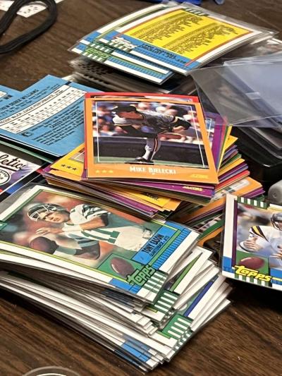 sports cards - Thumbnail 2