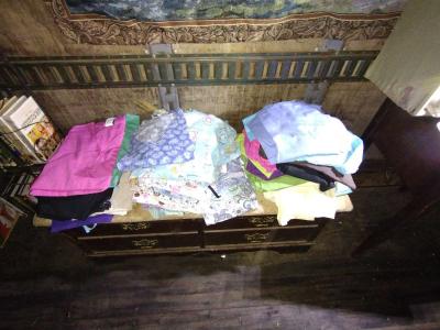 womans sctubs - Thumbnail 3