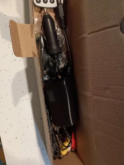 Sylvania SDVD portable player - Thumbnail 2