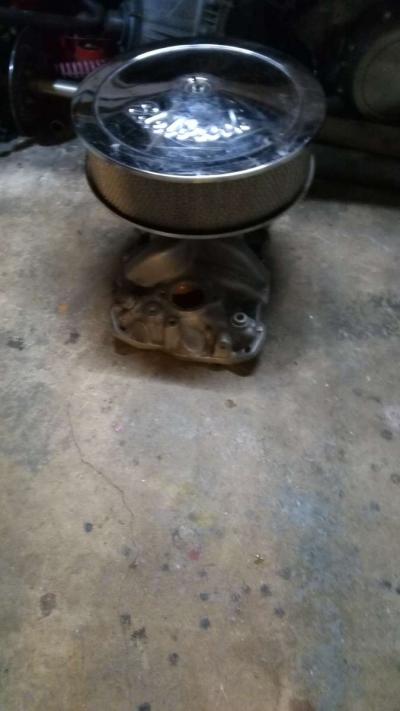 Edelbrock Carb 650 4 high Rise Intake and a 14 breather - Thumbnail 3