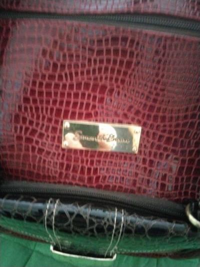 traveling suitcase - Thumbnail 3