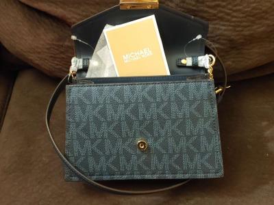 Michael kors purse - Thumbnail 5