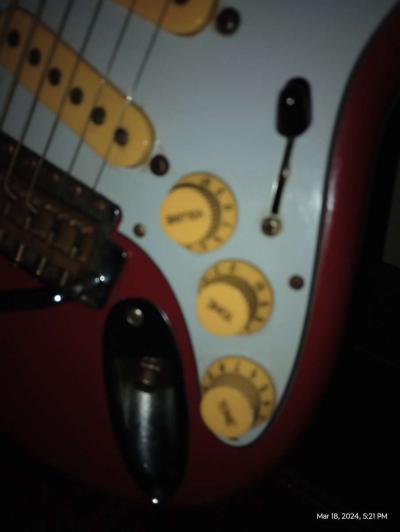 una guitarra - Thumbnail 6