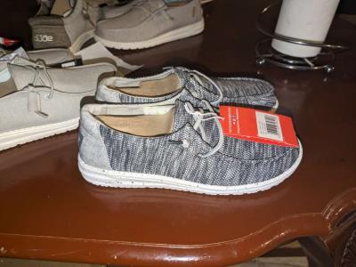 HEY DUDES - Thumbnail 6