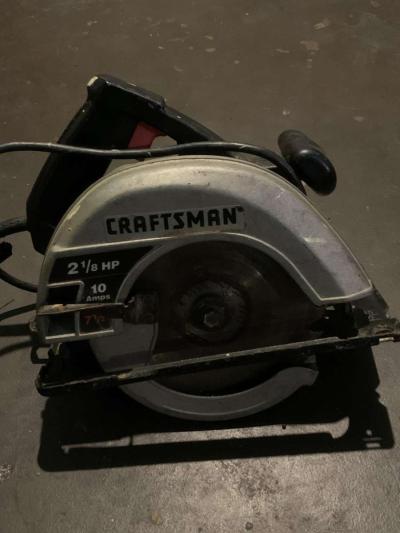 Craftsman circular saw  7 and 1 4th 120v - Thumbnail 6
