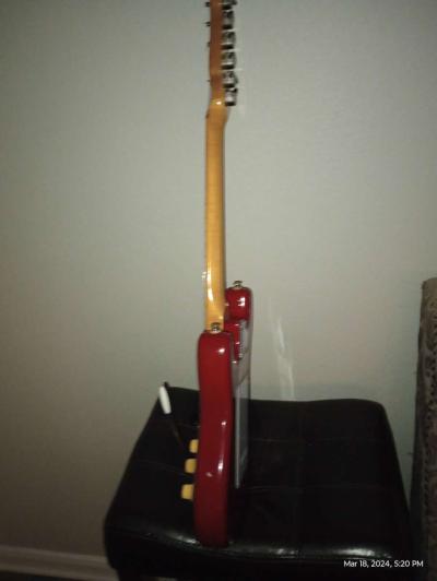 una guitarra - Thumbnail 4