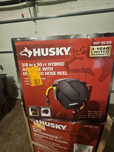 brandnew Husky air hose and reel - Thumbnail 3