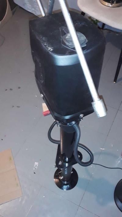 Electric Trailer Jack - Thumbnail 3