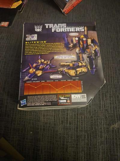 Transformers Generations Blitzwing - Thumbnail 3