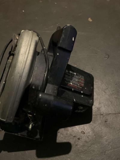 Craftsman circular saw  7 and 1 4th 120v - Thumbnail 5