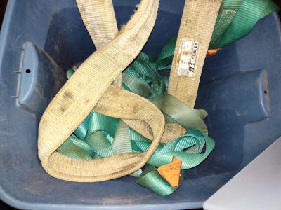 some tools and tow ropes - Thumbnail 2