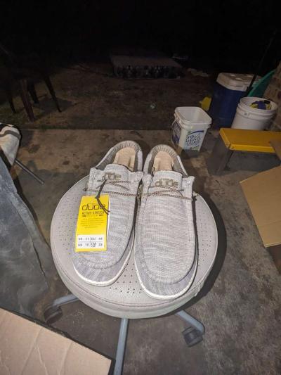 HEY DUDES - Thumbnail 4