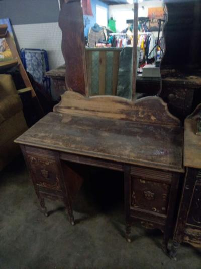 antique furniture - Thumbnail 5