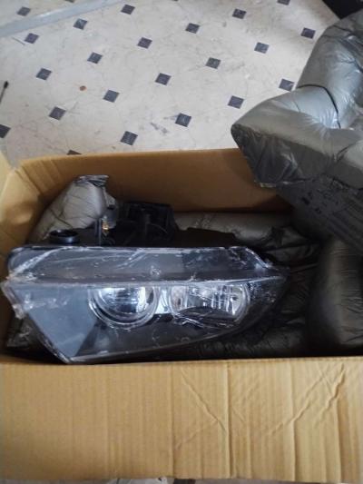 2011 BMW right side headlight - Thumbnail 5