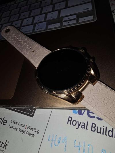 MK Bradshaw 6 smart watch - Thumbnail 4