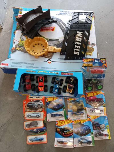 the monster trucks and ramp - Thumbnail 3