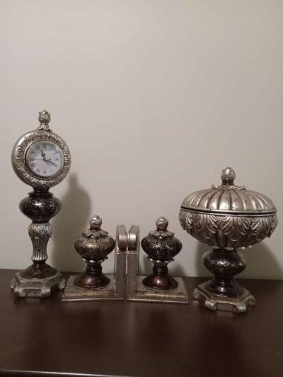 Collectibles set Cermaic Floral Vase