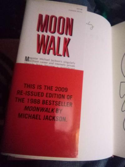 Michael Jackson Moon Walk autobiography book - Thumbnail 3