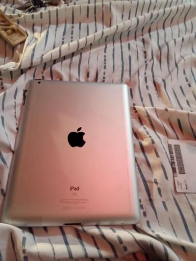 I pad needs to be unlocked from apple store - Thumbnail 2