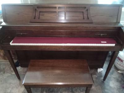 Yamaha Upright Piano - Thumbnail 4