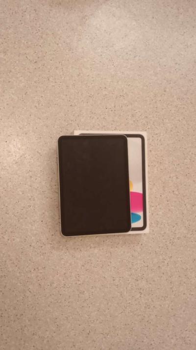 I pad gen 10 - Seattle, Washington