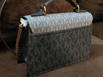 Michael kors purse - Thumbnail 4
