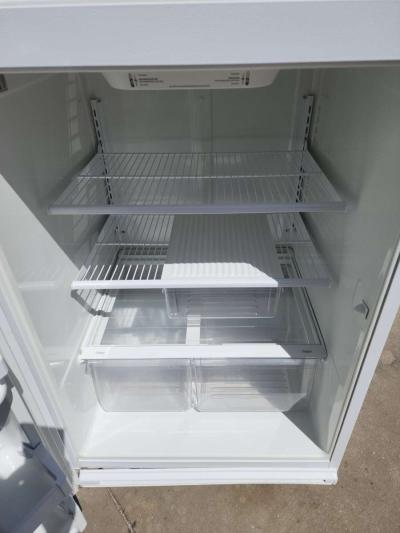 WHIRLPOOL 18CUFT FRIDGE - Thumbnail 4